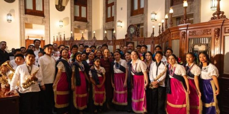 Presidenta invita a la Fiesta de Culturas Comunitarias 2025. Yoltlajtoli: Voces Vivas el próximo 22 de noviembre en el Zócalo