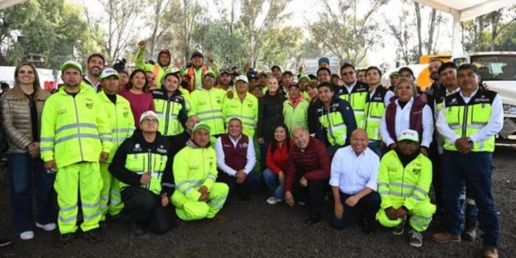 Plan Integral del Oriente del Estado de México: Presidenta cumple meta de entrega de trenes de pavimentación a 10 municipios del Edomex