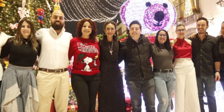 5 mil visitantes presentes en el encendido del árbol de navidad en el centro histórico de Tlaquepaque