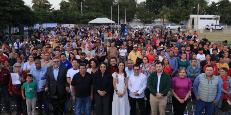 Gobierno de Tlaquepaque da certeza jurídica: 645 familias reciben títulos de propiedad tras años de espera