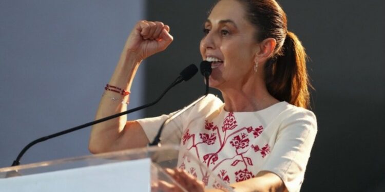 Presidenta Claudia Sheinbaum entrega Pensiones para el Bienestar en Veracruz; hay 2.5 millones de derechohabientes en la entidad