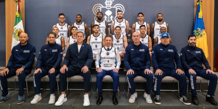 Recibe Pablo Lemus Navarro, Gobernador del Estado, al equipo Astros de Jalisco rumbo a la Liga de Campeones de Baloncesto de las Américas