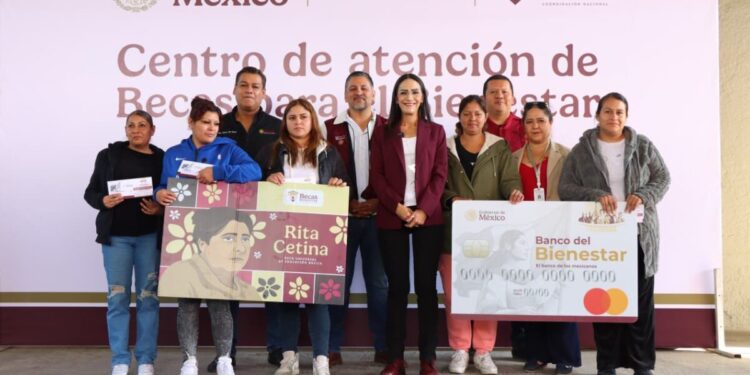 Gobierno de México y de Tlaquepaque entregan tarjetas de la beca «Rita Cetina»