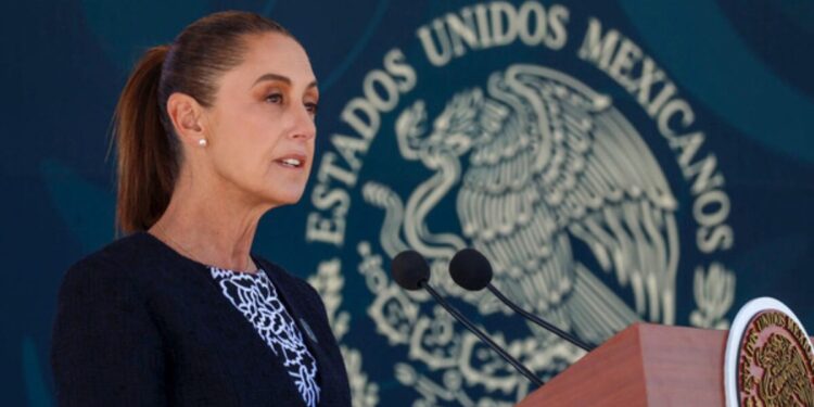 Reafirmamos el compromiso de servir al pueblo y proteger la soberanía nacional: Presidenta en 111 Aniversario de la Fuerza Aérea Mexicana