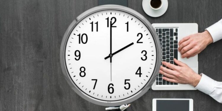 Turnan a comisiones iniciativa de reducción de Jornada Laboral en el Senado