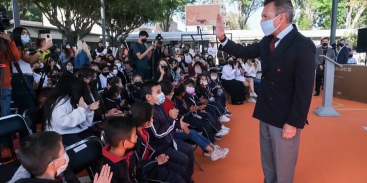 Acude Pablo Lemus Navarro, Gobernador de Jalisco, a la Escuela Primaria ‘Ricardo Flores Magón’, por regreso a clases presenciales en la entidad