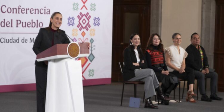 Presidenta anuncia iniciativas de ley para fomentar el cine nacional y reforma para proteger el trabajo de actores de doblaje ante la IA