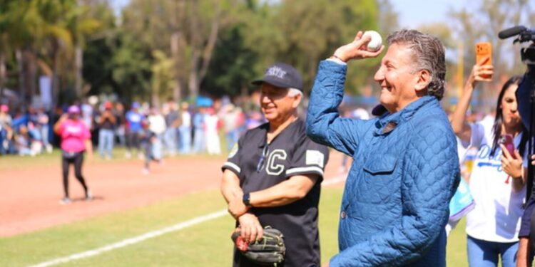 Frangie inaugura torneo internacional y nueva temporada de la Liga Cuervos