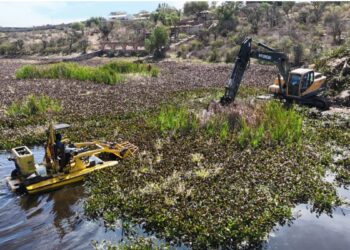 Realiza Gobierno de Jalisco acciones de saneamiento en la Presa San Pedro y Río Encarnación en la región Altos Norte