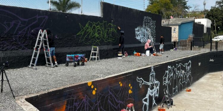 El arte urbano se pone la camiseta del mundial de futbol en el Fraccionamiento Revolución en Tlaquepaque