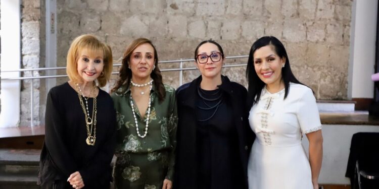 Capacitan a servidores públicos para agilizar atención jurídica y restitución de derechos de niñas y niños