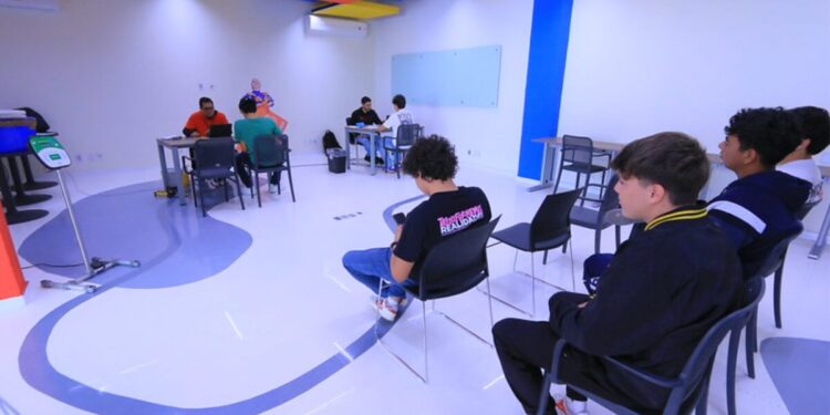 Arrancan Gobierno de Jalisco y Universidad de Guadalajara la entrega de la Tarjeta Única en Centros Universitarios