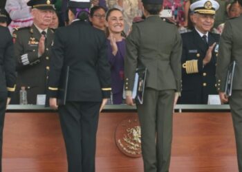 Presidenta conmemora Día Internacional de la Mujer en homenaje a las mujeres de las Fuerzas Armadas