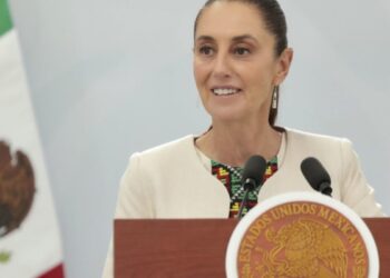 En Quintana Roo se invertirán más de 5 mil mdp en carreteras, puentes y bachilleratos; avanza infraestructura hospitalaria: Presidenta