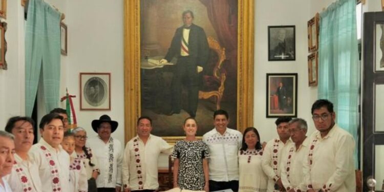 Benito Juárez vive en la Transformación: Presidenta en 220 Aniversario de su Natalicio; reconoce a Margarita Maza como Primera Embajadora
