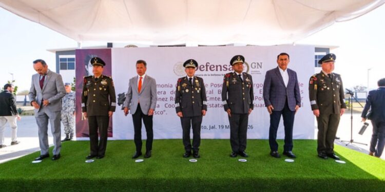 Asiste Pablo Lemus Navarro, Gobernador del Estado, a toma de protesta del nuevo Coordinador Estatal de la Guardia Nacional en Jalisco