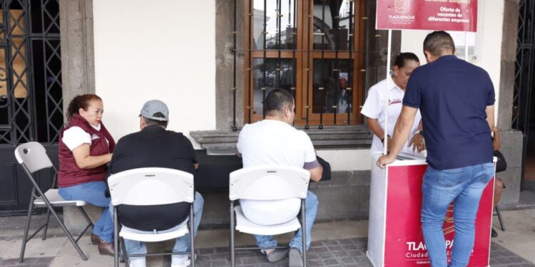Gobierno de Tlaquepaque impulsa el empleo con caravanas que acercan vacantes a la población
