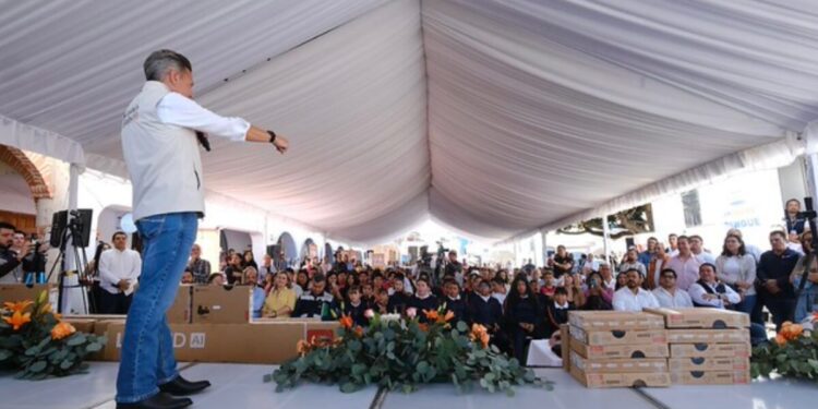 Encabeza Pablo Lemus Navarro, Gobernador del Estado, jornada de la Brigada Yo Jalisco en Tuxcueca  