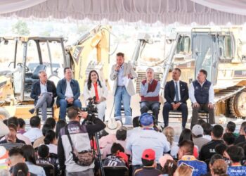 Arranca Pablo Lemus Navarro, Gobernador de Jalisco, proyecto de obras de urbanización en beneficio de 600 familias de Acatic