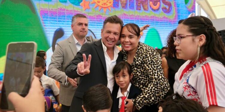 Cumple Pablo Lemus Navarro, Gobernador de Jalisco, compromisos para el desarrollo integral de las niñas y niños en el estado