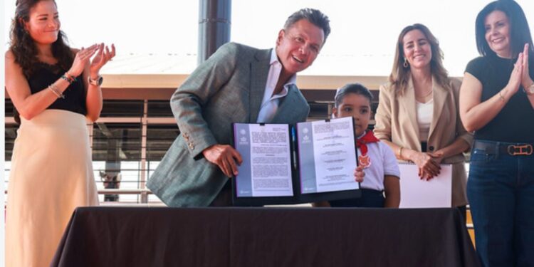 Jalisco será el primer estado de la República Mexicana con cobertura médica universal para niñas y niños