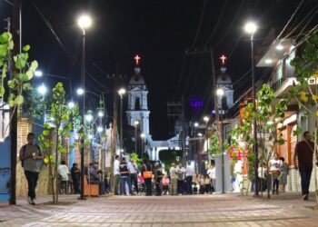 Gobierno de Tlajomulco entrega renovación de vialidad complementaria de su Centro Histórico