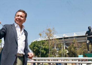 Inaugura Pablo Lemus Navarro, Gobernador de Jalisco, la escultura monumental ‘La Canarihna’