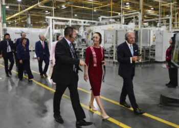 Plan México es creer en los trabajadores: Presidenta; General Motors producirá 80 mil autos para el consumo nacional que antes se importaban
