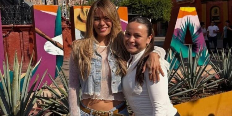 Visita Tequila la cantante Karol G para promover internacionalmente sus tradiciones