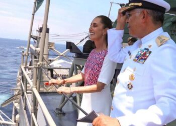Son tiempos de definiciones, de defender la soberanía nacional: Presidenta en el Día de la Marina Nacional desde Lázaro Cárdenas, Michoacán